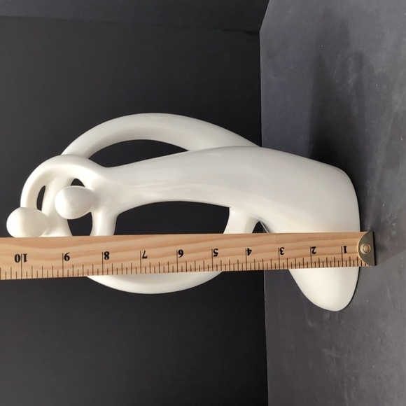 VGT,Enesco Circle Of Love , Encompass Me Figurine. - Picture 2 of 7